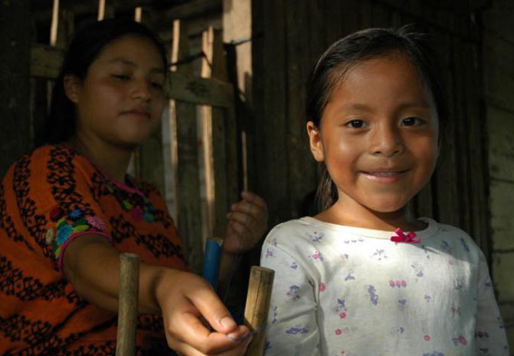 Quechi woman and girl