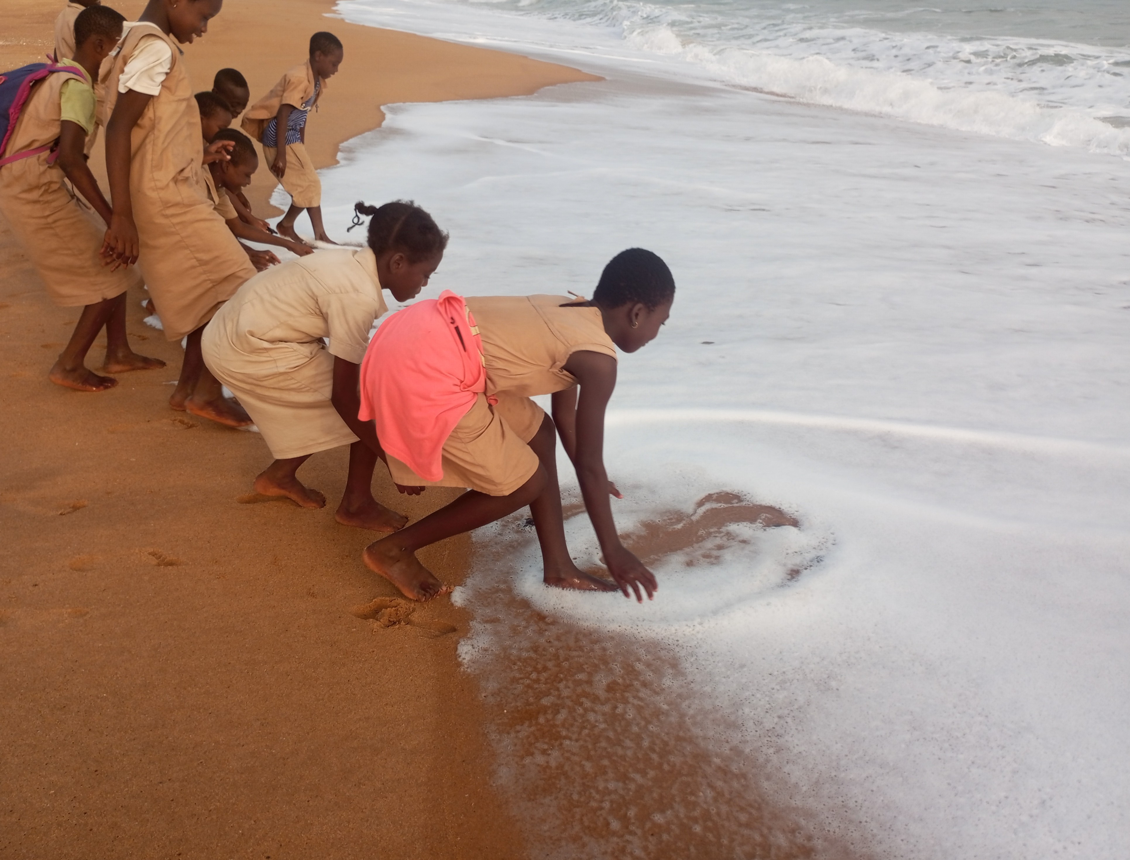 Des enfants profitant de la nature